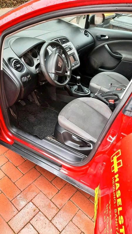 Gebraucht Seat Altea 105 PS (77 kW) 2015 Rot Limousine