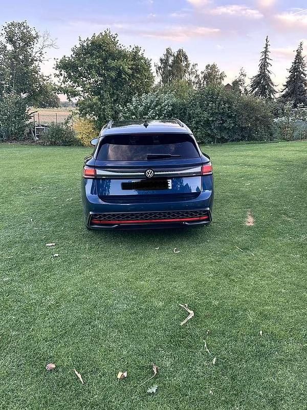 Gebraucht VW ID.7 GTX 250 kW (340 PS) 2024 Blau Kombi