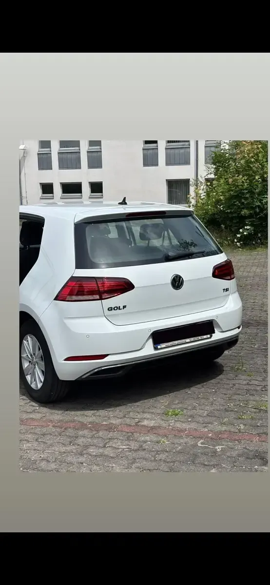 Gebraucht VW Golf VII 110 PS (80 kW) 2017 Weiß Kleinwagen