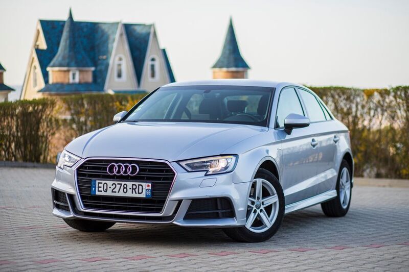 Silber Gebraucht 2017 Audi A3 S-Line Limousine | 13.000 € (Teuer) - Bild 1/4