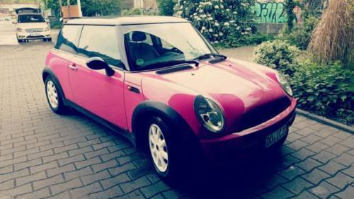 Verkauft Mini Cooper pink, gebraucht 2001, 187.000 km in Soest