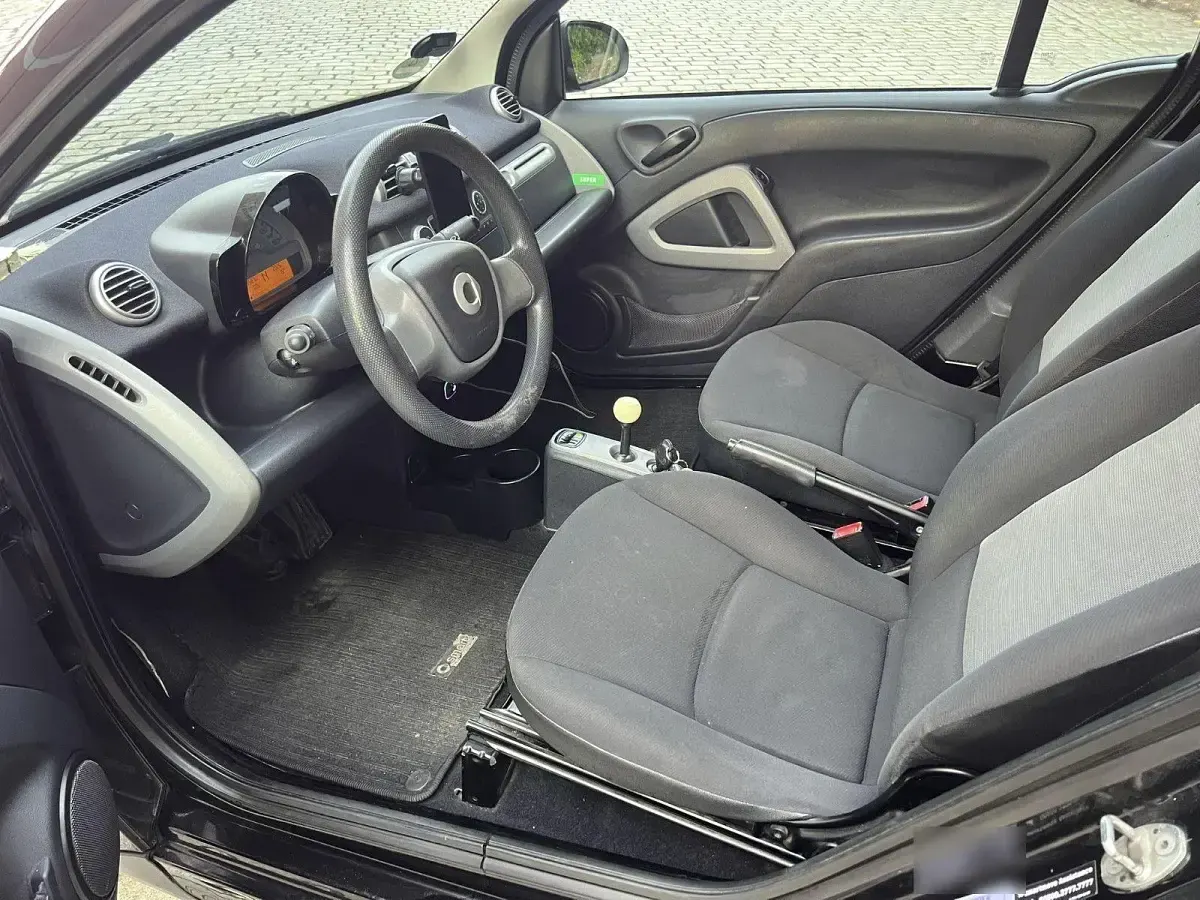 Gebraucht Smart ForTwo Coupé 61 PS (44 kW) 2011 Schwarz Coupé