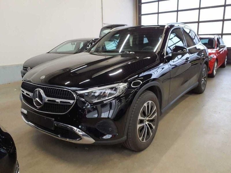 Schwarz Gebraucht 2023 Mercedes GLC220 Avantgarde SUV | 44.500 € (Fairer Preis) - Bild 1/2