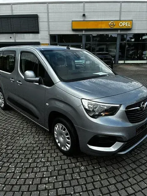 Używany Opel Combo Edition 110 KM (80 kW) 2020 Srebrny Minivan