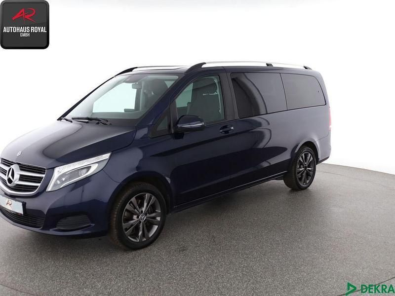 Blau Gebraucht 2017 Mercedes V250 Sport Van / Kleinbus | 38.880 € (Fairer Preis) - Bild 1/4