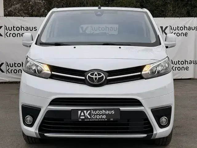 Gebraucht Toyota Proace Verso 177 PS (130 kW) 2023 Icy white Kombi