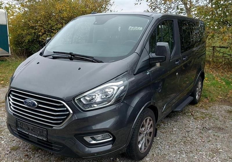 Gebraucht Ford Tourneo 185 PS (136 kW) 2020 Grau Van / Kleinbus