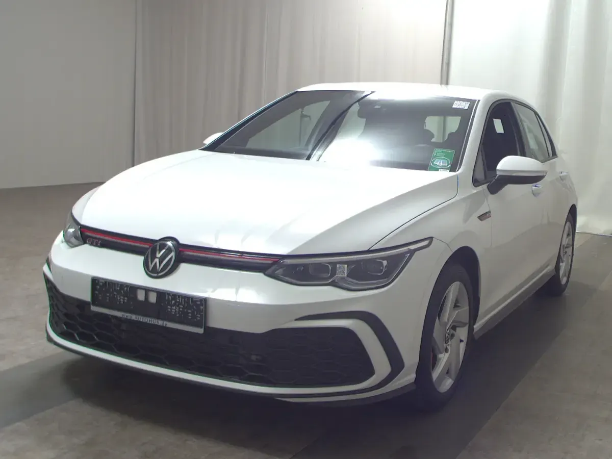 Gebraucht VW Golf VIII GTI 245 PS (180 kW) 2024 Weiss Limousine