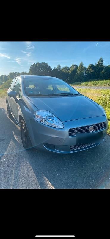 Grau Gebraucht 2009 Fiat Punto Kleinwagen | 900 € (Superpreis) - Bild 1/4