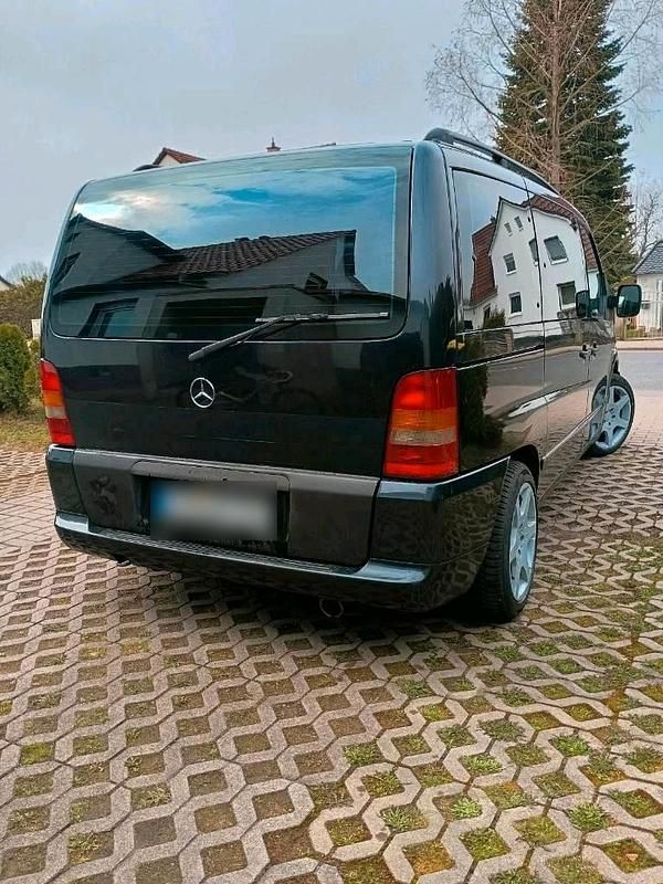 Gebraucht Mercedes Vito 122 PS (89 kW) 2003 Schwarz Van