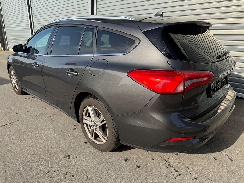 Gebraucht Ford Focus 125 PS (91 kW) 2019 Grau Kombi