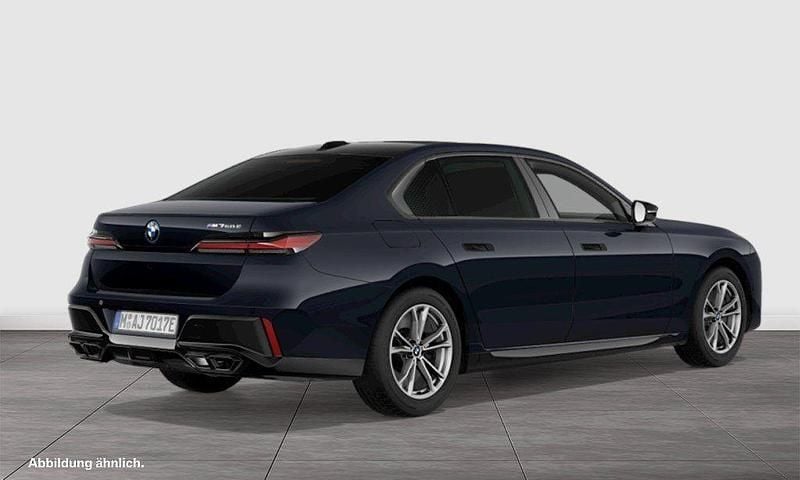 Gebraucht BMW M760e Sport Line 571 PS (419 kW) 2025 Schwarz Limousine