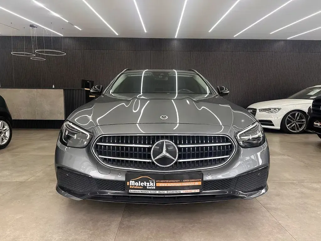Gebraucht Mercedes E200 Night 197 PS (144 kW) 2021 Grau Limousine