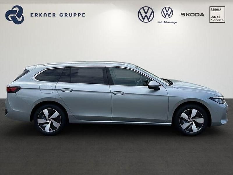 Gebraucht VW Passat Business 150 PS (110 kW) 2025 Oyster silver metallic Kombi