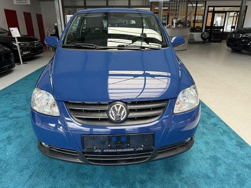 Gebraucht VW Fox Style 54 PS (39 kW) 2010 Blau Kleinwagen
