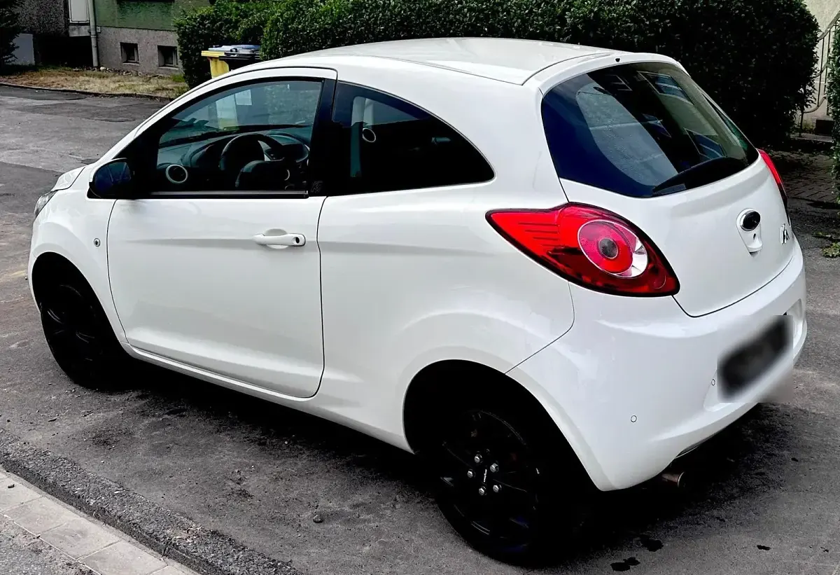 Gebraucht Ford Ka 69 PS (50 kW) 2015 Weiß Kleinwagen