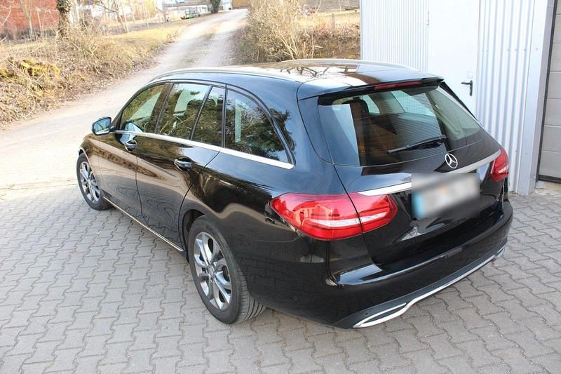 Gebraucht Mercedes C220 AMG 170 PS (125 kW) 2018 Schwarz Kombi