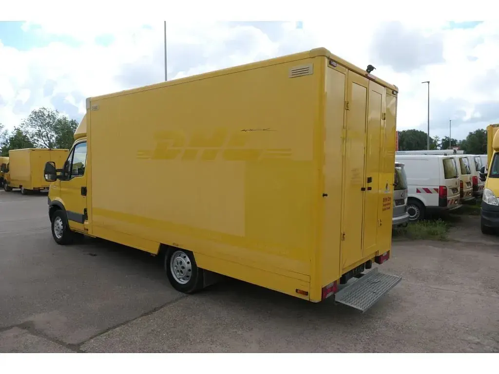 Używany Iveco Daily 106 KM (77 kW) 2013 Żółty Van