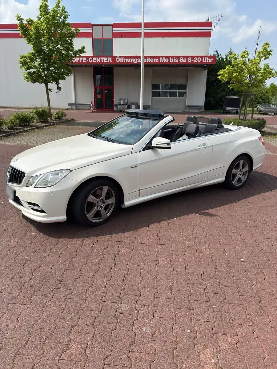 Gebraucht Mercedes E250 204 PS (150 kW) 2012 Weiß Cabrio