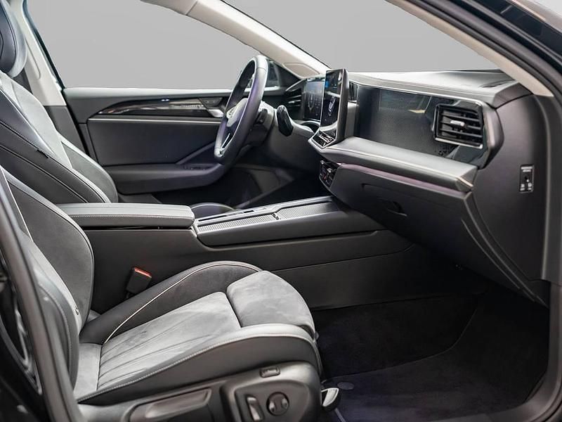 Usata VW Passat 150 CV (110 kW) 2025 Nero Station wagon