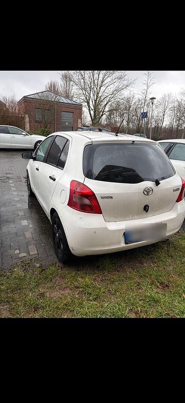 Gebraucht Toyota Yaris 87 PS (63 kW) 2007 Weiß Kleinwagen