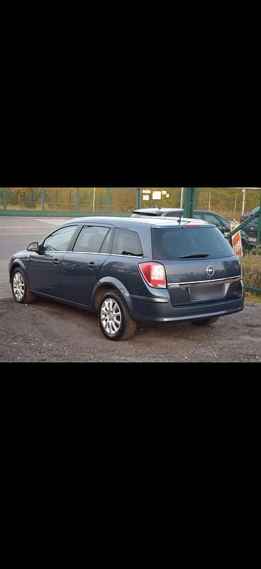 Gebraucht Opel Astra 115 PS (84 kW) 2010 Blau Kombi