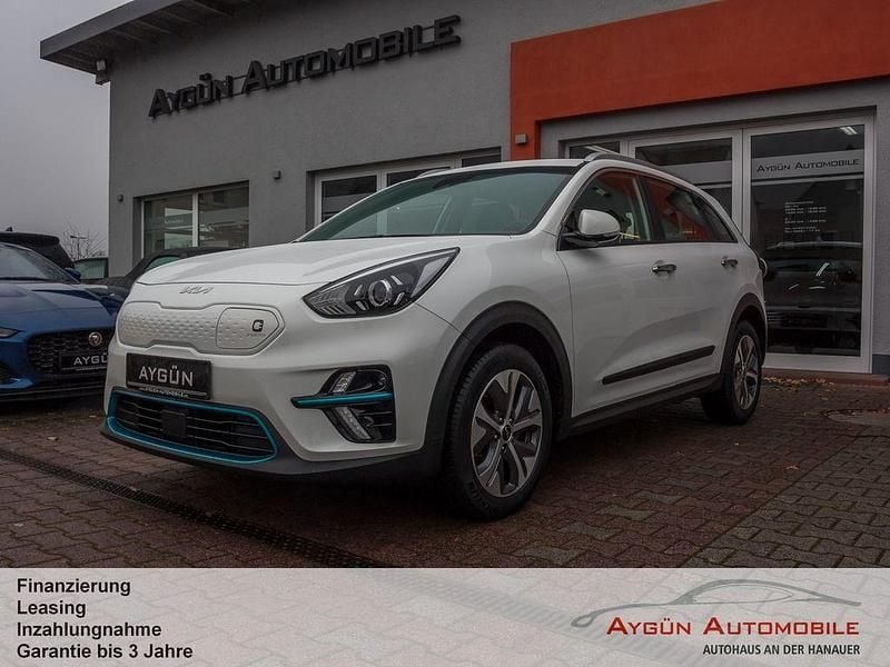 Gebraucht Kia Niro Vision 100 kW (136 PS) 2022 Weiß SUV