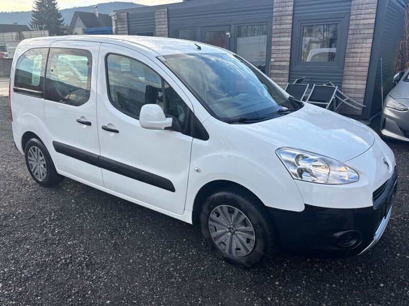 Gebraucht Peugeot Partner Tepee Active 92 PS (67 kW) 2013 Weiß Van / Kleinbus