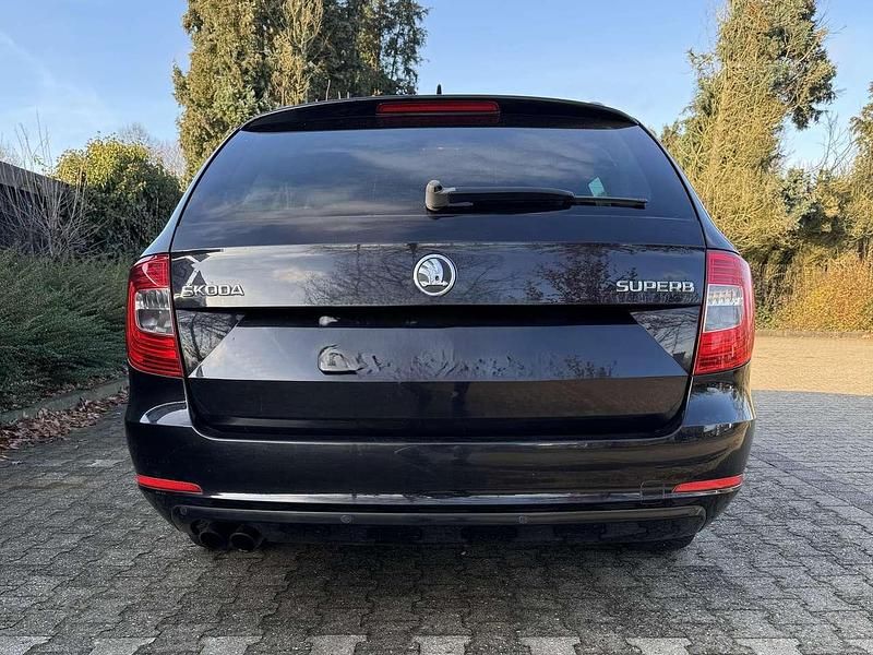 Gebraucht Skoda Superb Ambition 170 PS (125 kW) 2013 Schwarz Kombi