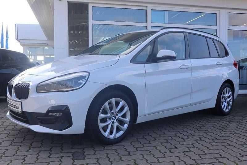 Alpinweiß uni Gebraucht 2022 BMW 218 Gran Tourer Advantage Van / Kleinbus | 22.490 € (Etwas zu teuer) - Bild 1/4
