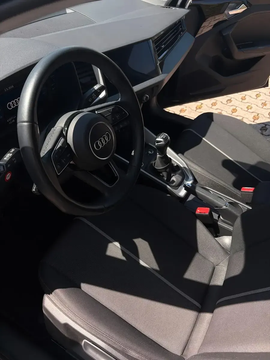 Używany Audi A1 85 KM (62 kW) 2024 Czarny SUV