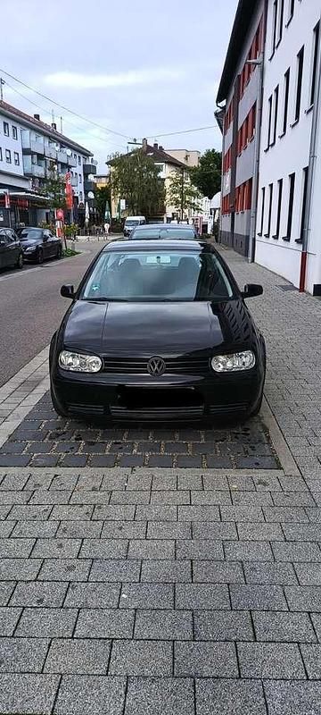 Schwarz Gebraucht 2002 VW Golf IV Limousine | 1.100 € (Fairer Preis) - Bild 1/4