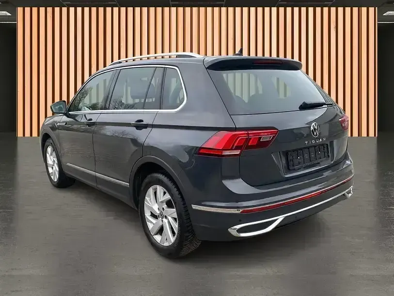 Gebraucht VW Tiguan Elegance 150 PS (110 kW) 2024 Grau uranograu SUV