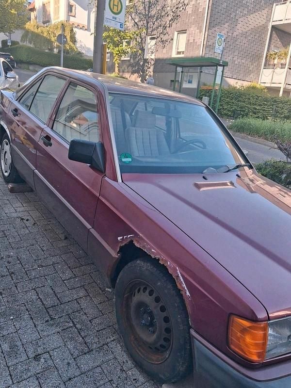 Second-hand Mercedes 190 1989 Roșu Berlinǎ