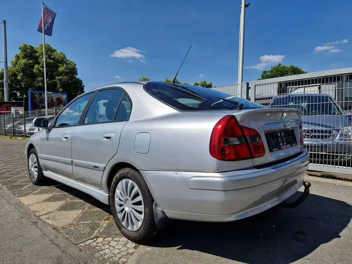 Gebraucht Mitsubishi Carisma Motion 103 PS (75 kW) 2004 Haagsilber (m) Limousine