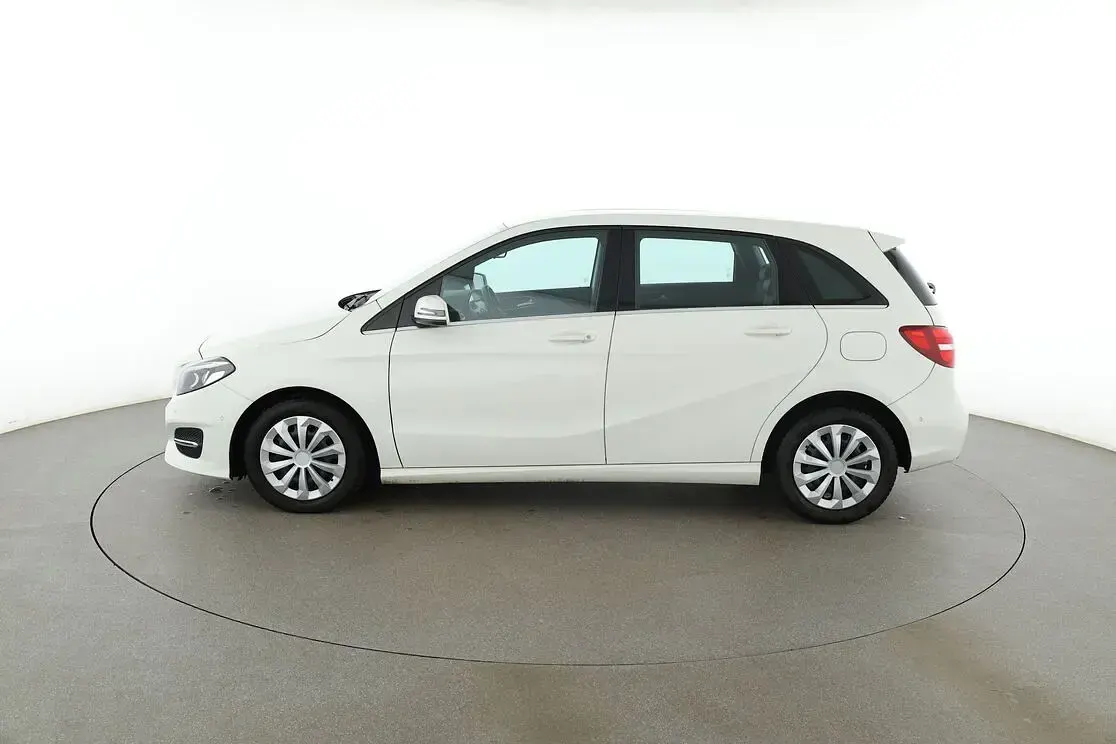Gebraucht Mercedes B200 Urban 136 PS (100 kW) 2016 Weiß Kleinwagen