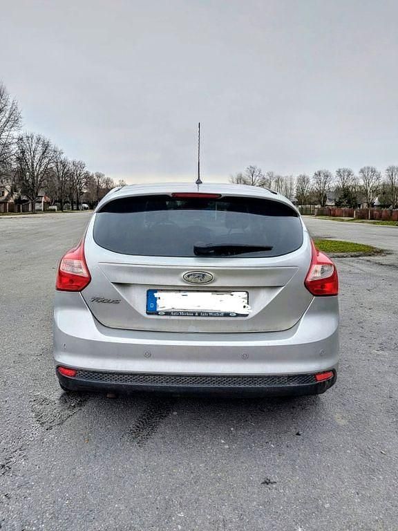 Gebraucht Ford Focus Titanium 116 PS (85 kW) 2011 Grau Limousine