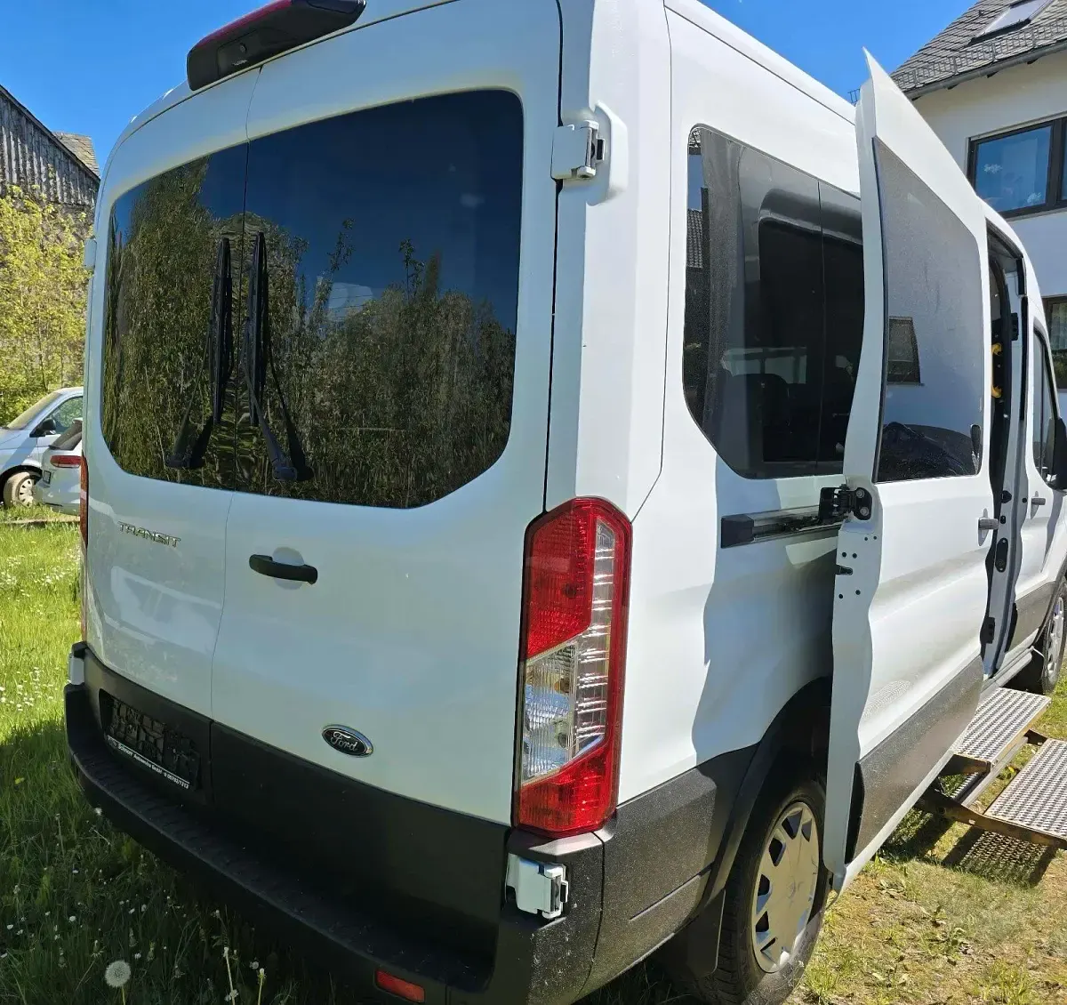 Gebraucht Ford Transit 131 PS (96 kW) 2022 Weiß Van / Kleinbus
