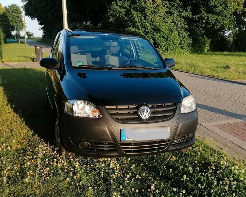 Schwarz Gebraucht 2010 VW Fox Kleinwagen | 1.900 € (Fairer Preis) - Bild 1/4