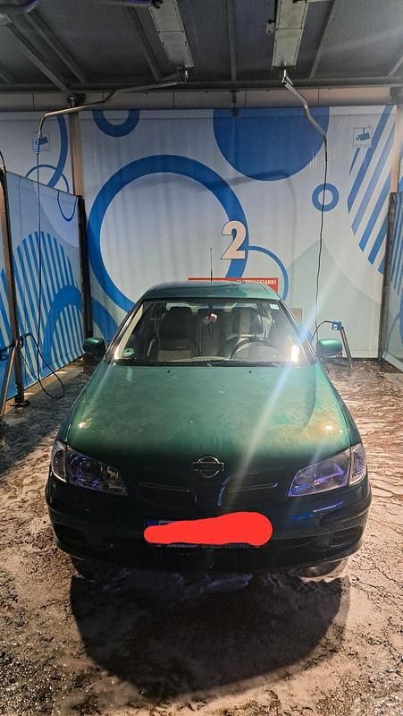 Gebraucht Nissan Almera 90 PS (66 kW) 2002 Grün Kleinwagen