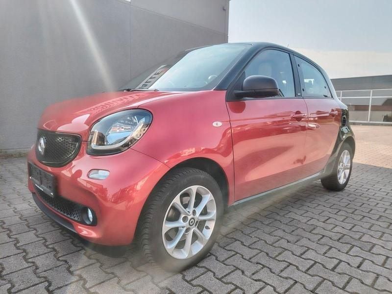 Rot Gebraucht 2017 Smart ForFour Passion Limousine | 8.450 € (Guter Preis) - Bild 1/4