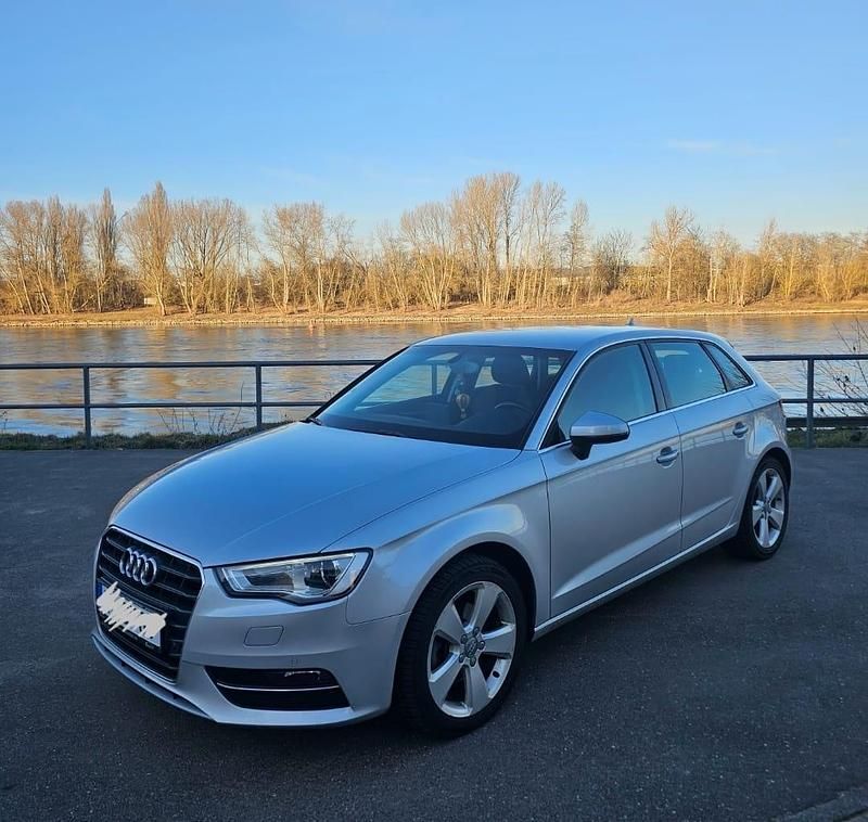 Silber Gebraucht 2013 Audi A3 Sportback Kleinwagen | 16.990 € (Fairer Preis) - Bild 1/4