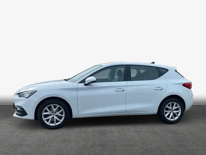 Gebraucht Seat Leon Style 131 PS (96 kW) 2022 Weiß Limousine