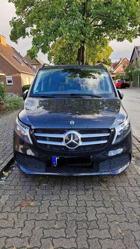 Schwarz Gebraucht 2023 Mercedes V250 Edition Van / Kleinbus | 49.500 € (Superpreis) - Bild 1/4