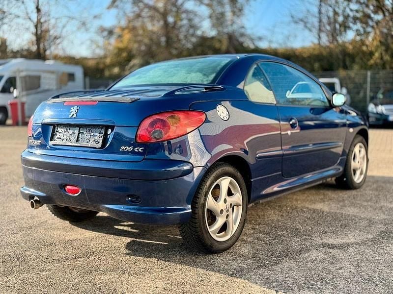 Gebraucht Peugeot 206 CC Platinum 109 PS (80 kW) 2004 Blau Cabrio