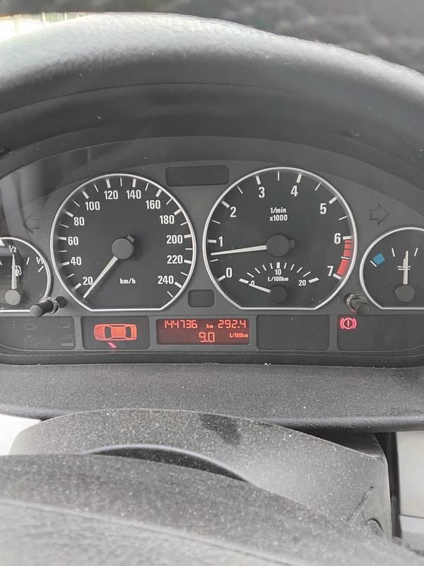 Käytetty BMW 330 241 HP (177 kW) 2000 Andere farben Farmari