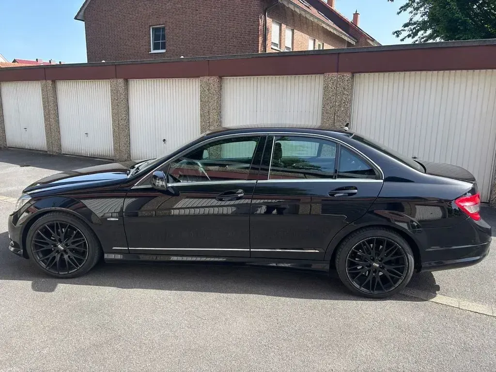 Gebraucht Mercedes C250 204 PS (150 kW) 2010 Schwarz Limousine