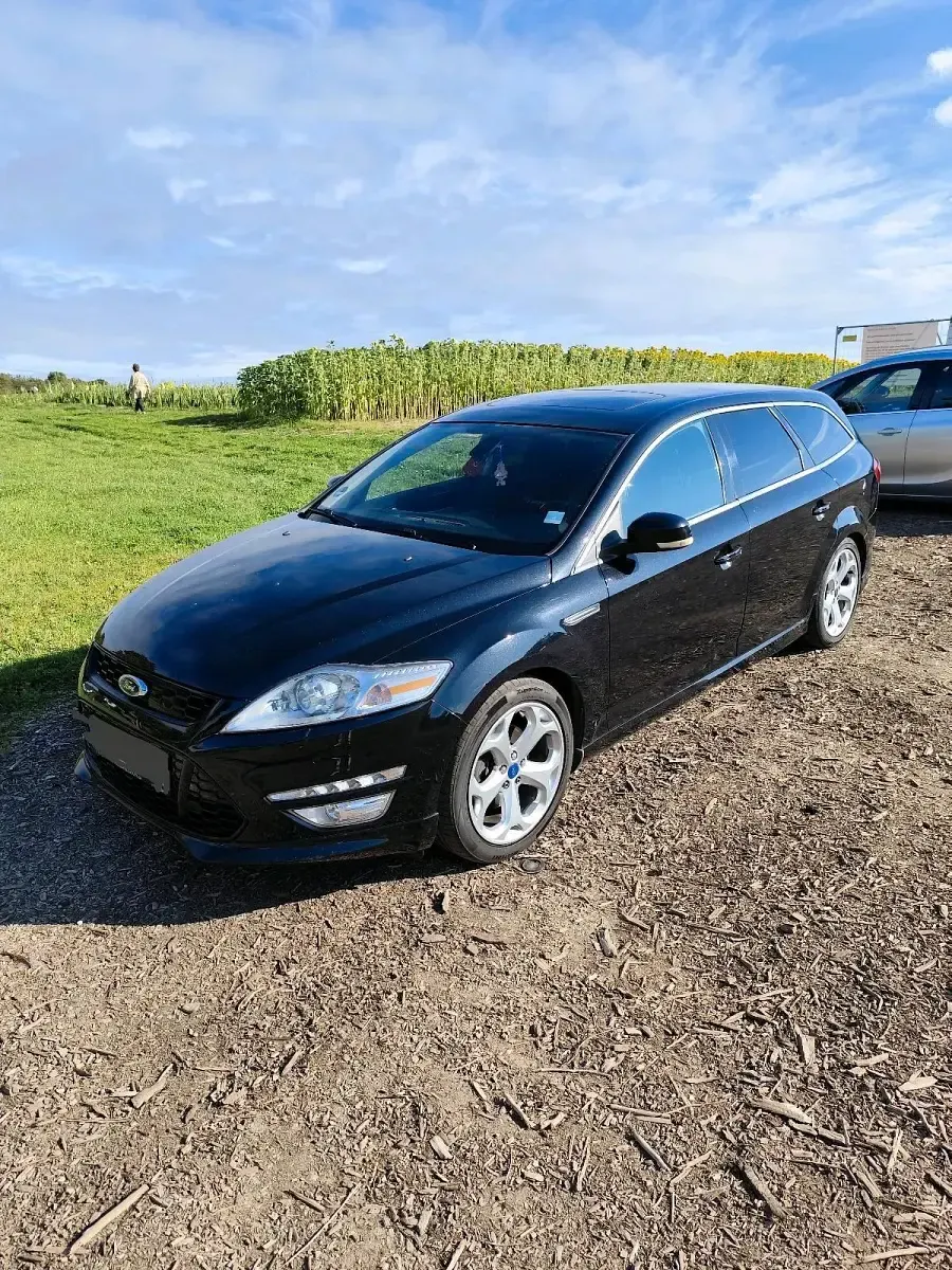 Gebraucht Ford Mondeo Titanium 140 PS (102 kW) 2011 Schwarz Kombi