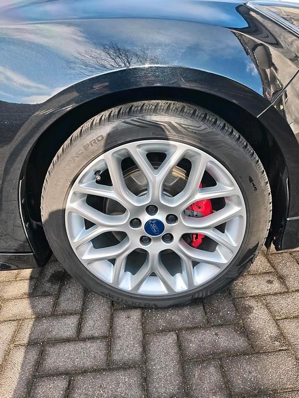 Gebraucht Ford Focus 150 PS (110 kW) 2013 Schwarz Limousine