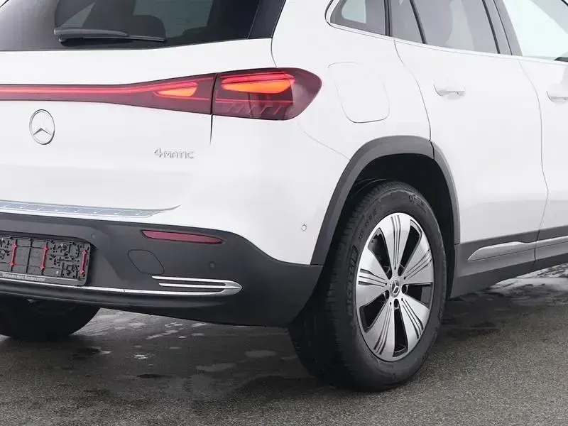 Gebraucht Mercedes EQA300 Advanced 168 kW (229 PS) 2025 Unilack polarweiß SUV